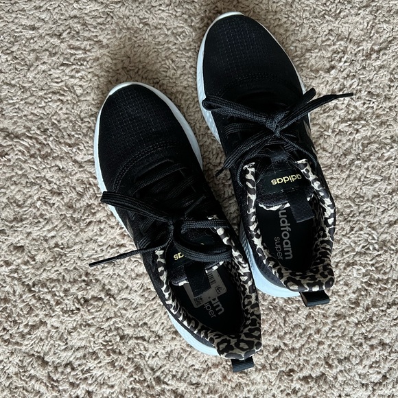 Cheetah Adidas - Picture 2 of 2